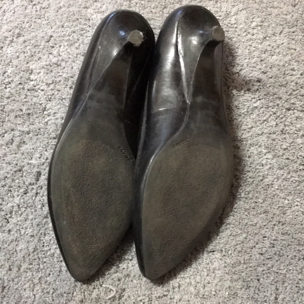 Guess Pointed Heel - Picture 3 of 3